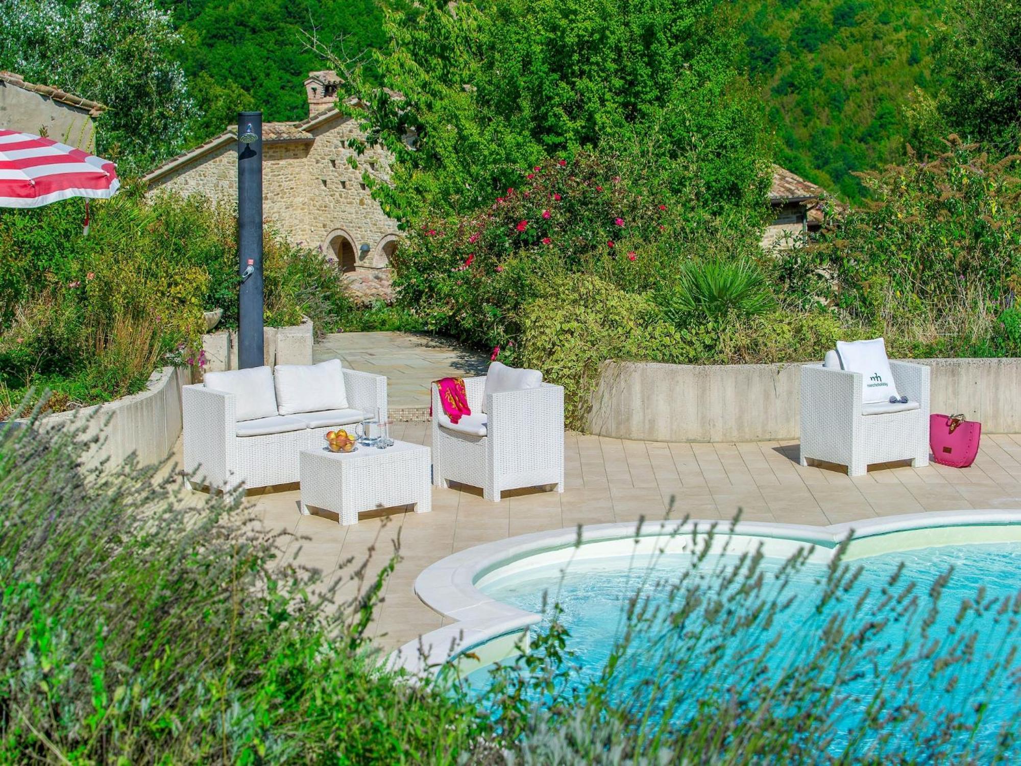 Beautiful Villa In Belforte All Isauro With Swimming Pool Belforte allʼIsauro 外观 照片