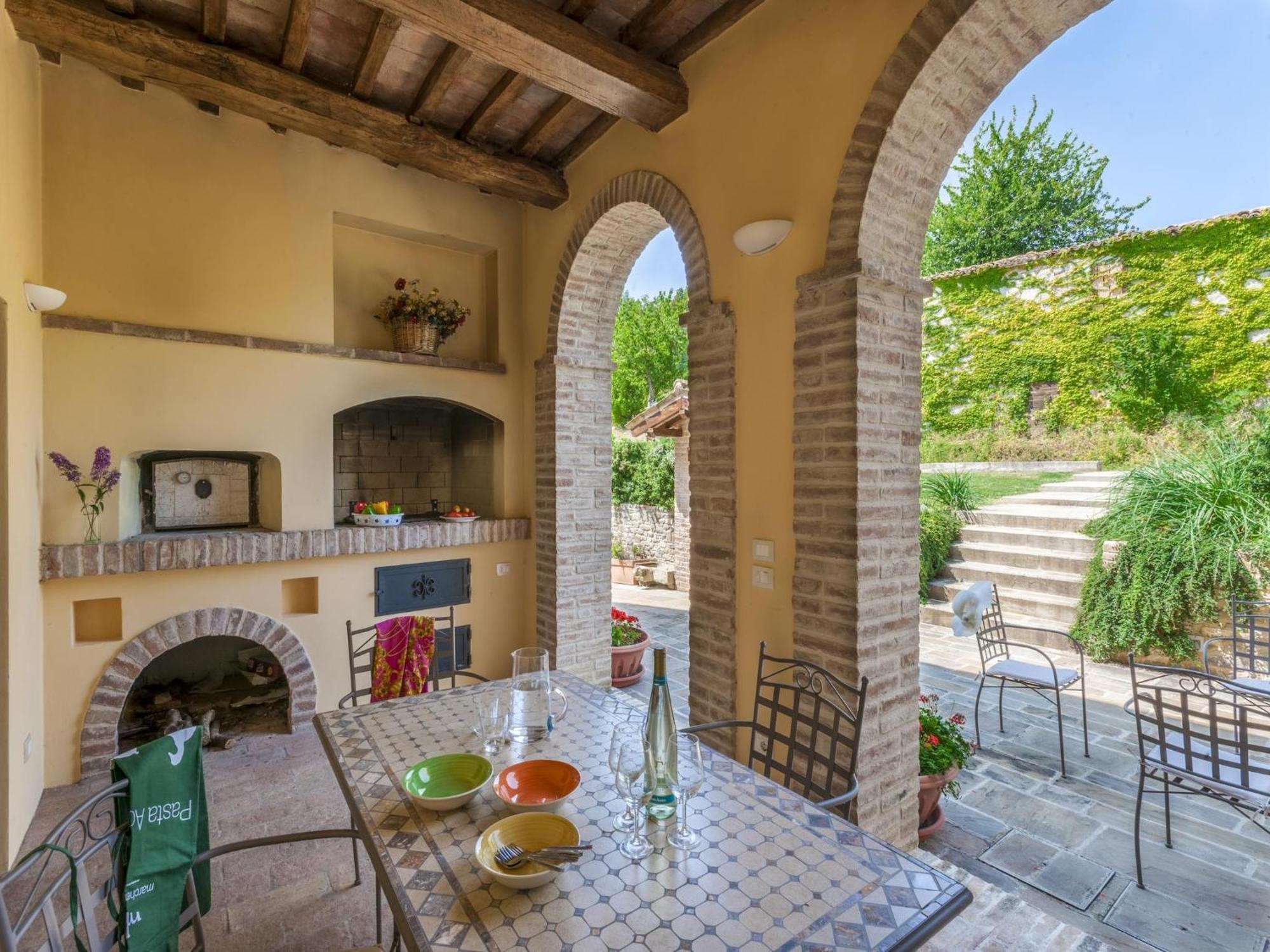Beautiful Villa In Belforte All Isauro With Swimming Pool Belforte allʼIsauro 外观 照片