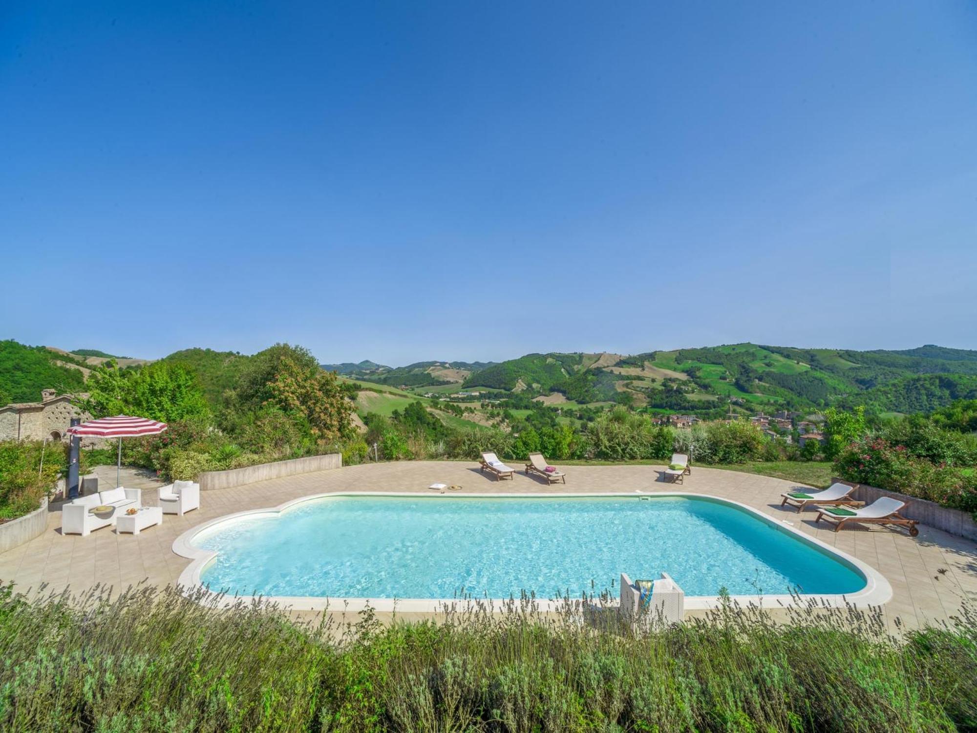 Beautiful Villa In Belforte All Isauro With Swimming Pool Belforte allʼIsauro 外观 照片
